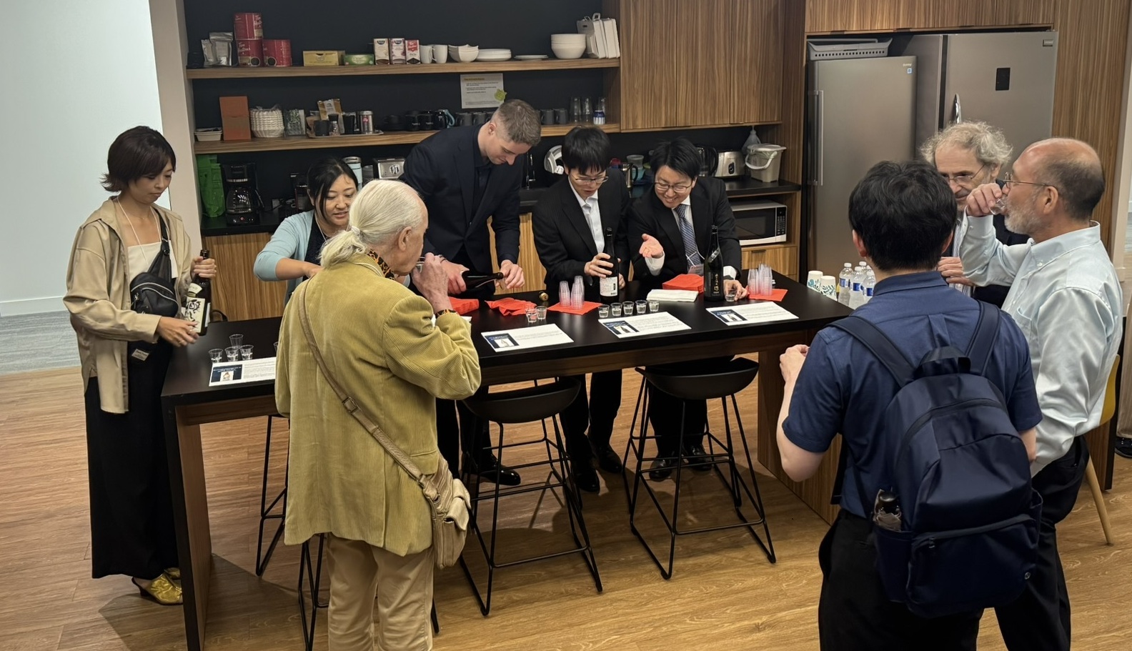 理研の若手研究者企画の日本酒飲み比べ会の写真